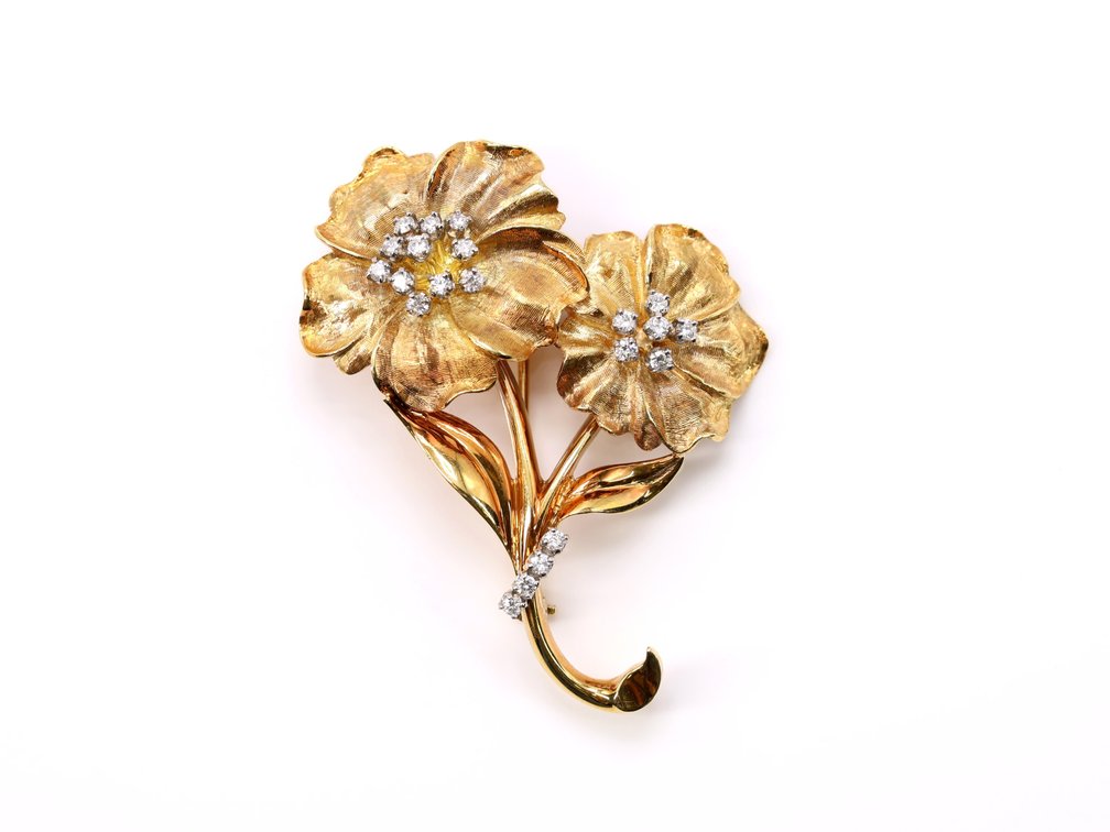 18k YG Diamond Pin
