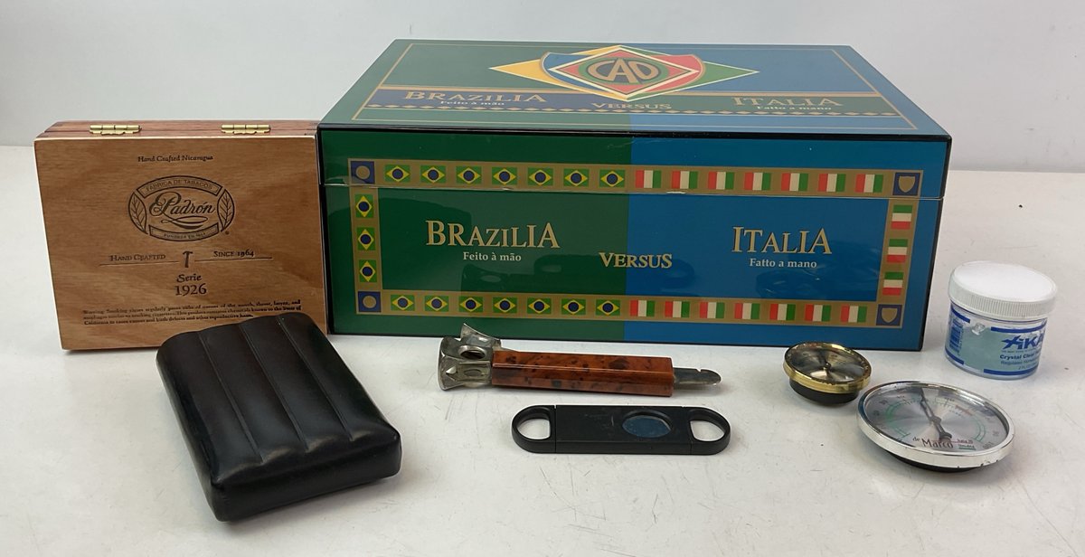 Cigar Humidor With Smoking Accessories