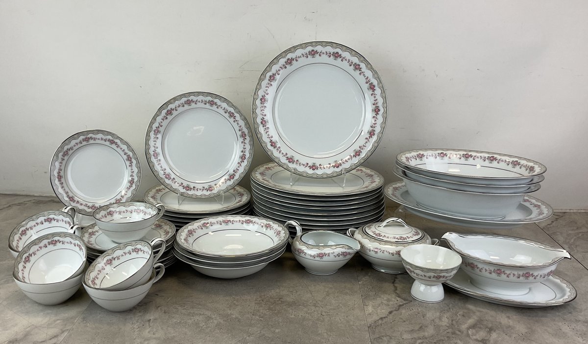 Noritake Porcelain Dinnerware Set