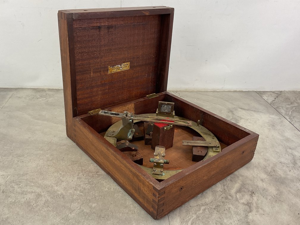 Wilfrid O. White & Sons Co. Azimuth Circle