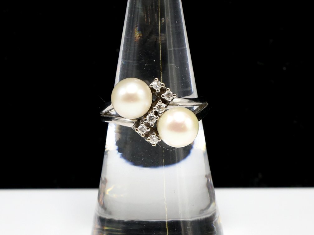 14k WG Ring