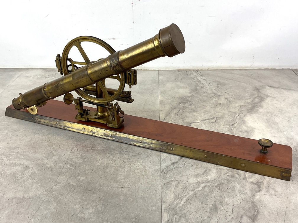 Surveying Instrument