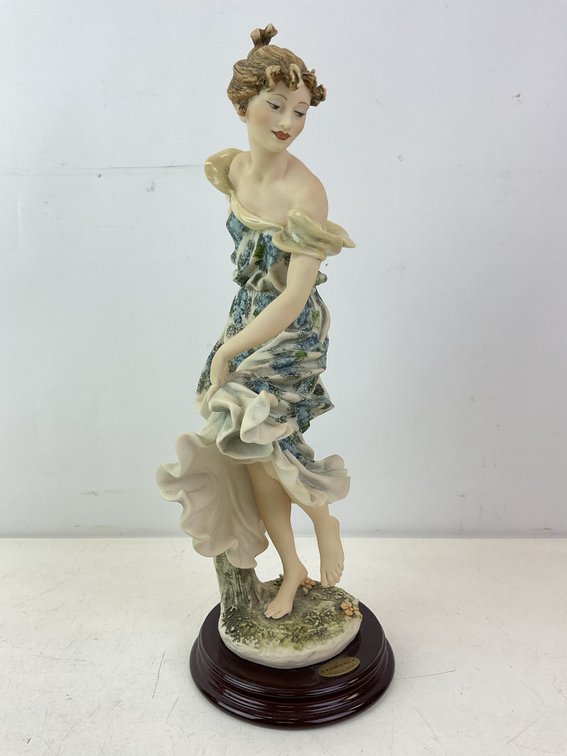 Giuseppe Armani Porcelain Figurine