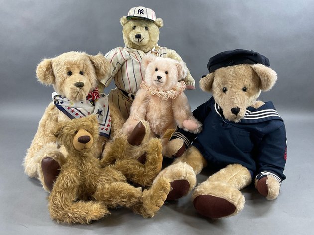 Image for LOT OF BEARS.