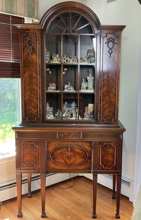 Federal Style Mahogany Veneer Hutch