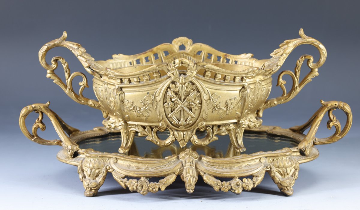 Centerpiece Bowl and Plateau