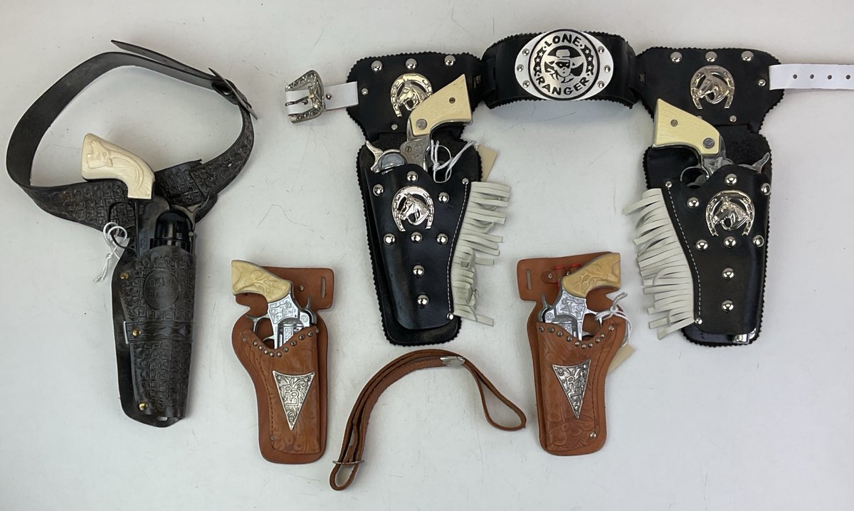 Collector Vintage Cap Guns And Holster Rigs