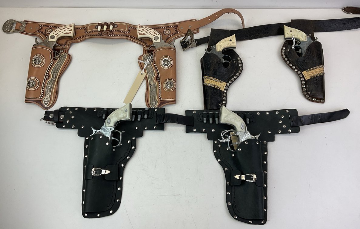 Collector Vintage Cap Guns And Holster Rigs
