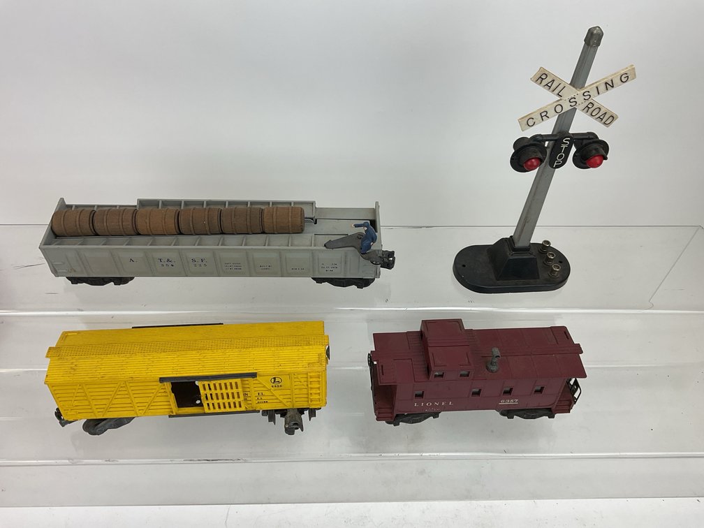 Image for Lionel Steam Engine and Train Cars