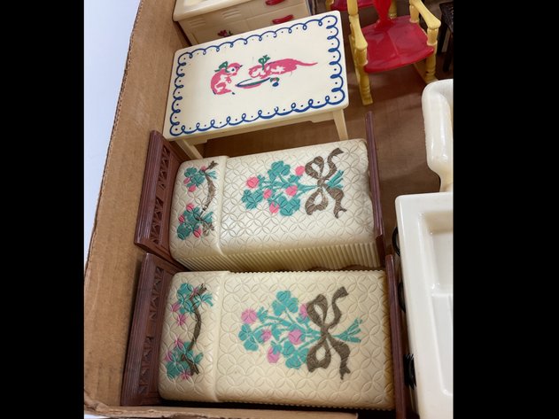 Image for 1950's-1960's DOLLHOUSE FURNITURE.