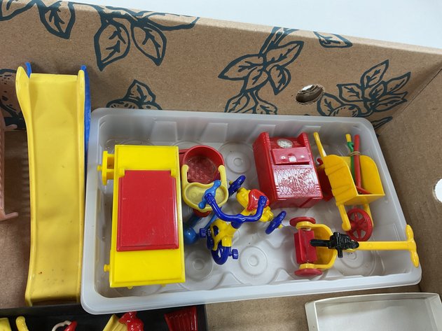 Image for 1950's-1960's DOLLHOUSE FURNITURE.