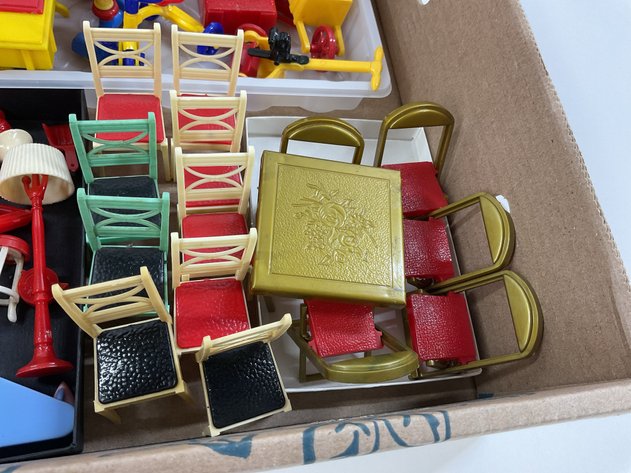 Image for 1950's-1960's DOLLHOUSE FURNITURE.