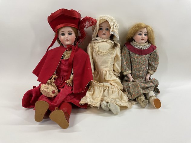 Image for ANTIQUE BISQUE DOLLS.