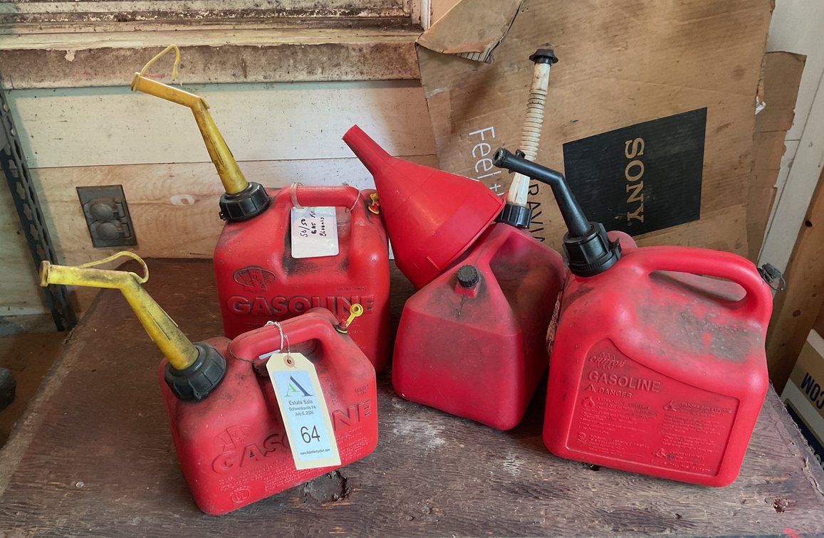 Blitz USA and Rubbermaid Gas Cans with Funnel