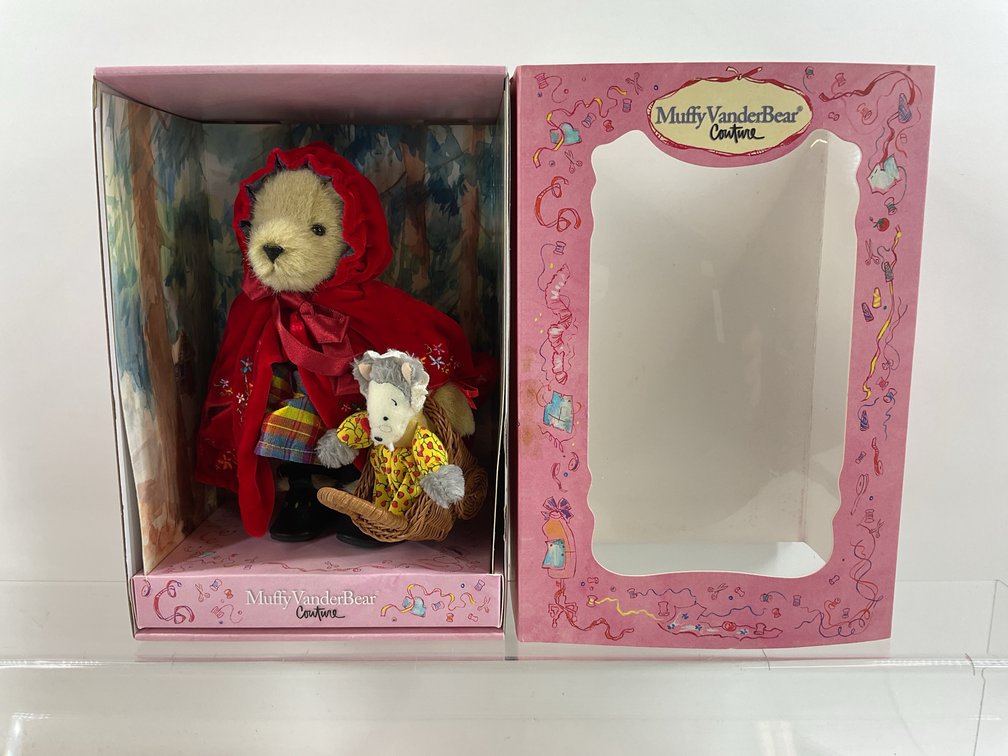Image for RED RIDING HOOD.