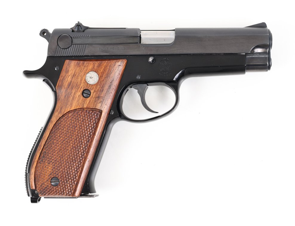 Smith & Wesson Model 39 Semi Automatic Pistol
