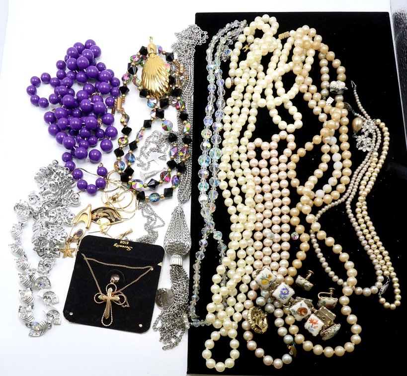 Image for Costume Necklaces