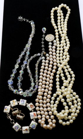 Image for Costume Necklaces