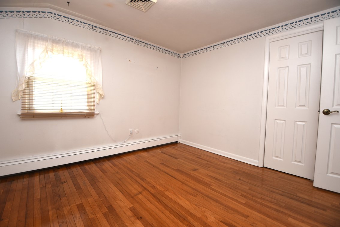 Image for Sale Pending | Real Estate For Sale | 571 Township Line Rd, Telford PA 18969