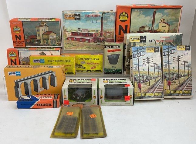 Image for N Gauge Train Buildings and Accessories