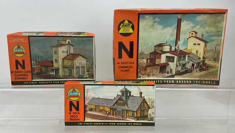 Image for N Gauge Train Buildings and Accessories
