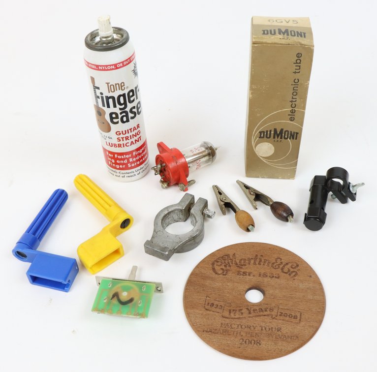 Image for Box Lot of Assorted Items