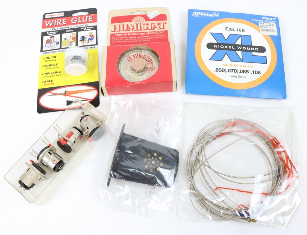 Image for Box Lot of Assorted Items