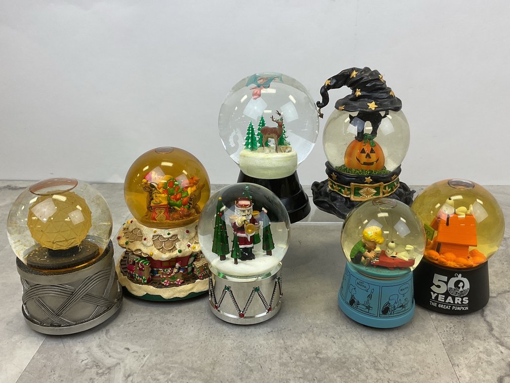 Holiday Snow Globes