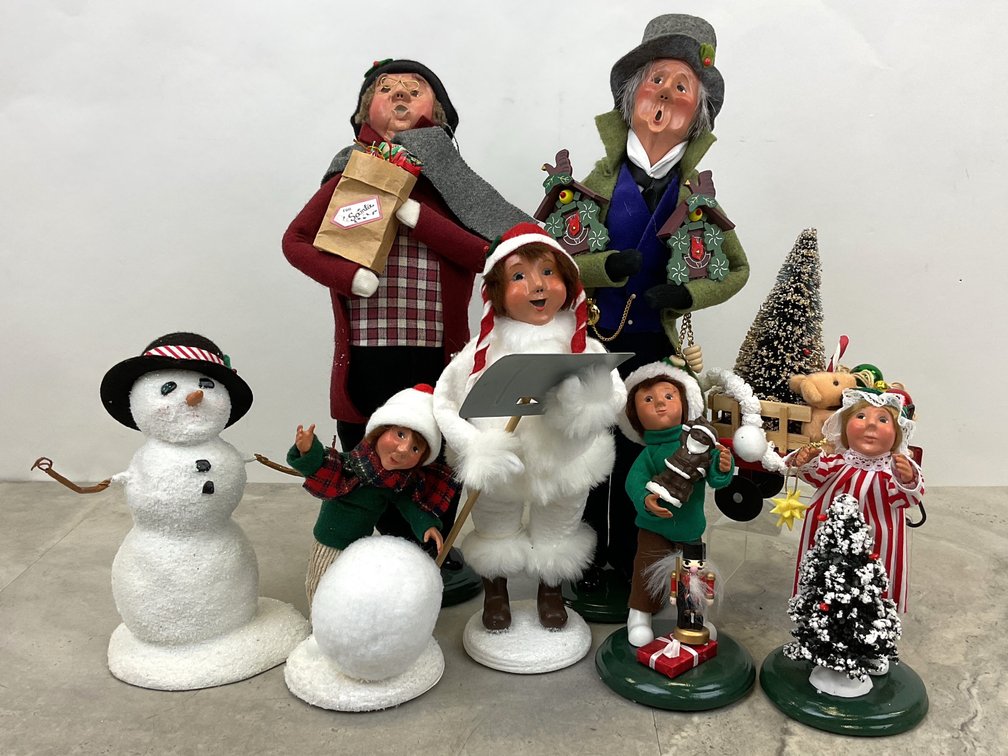 Byers' Choice Carolers