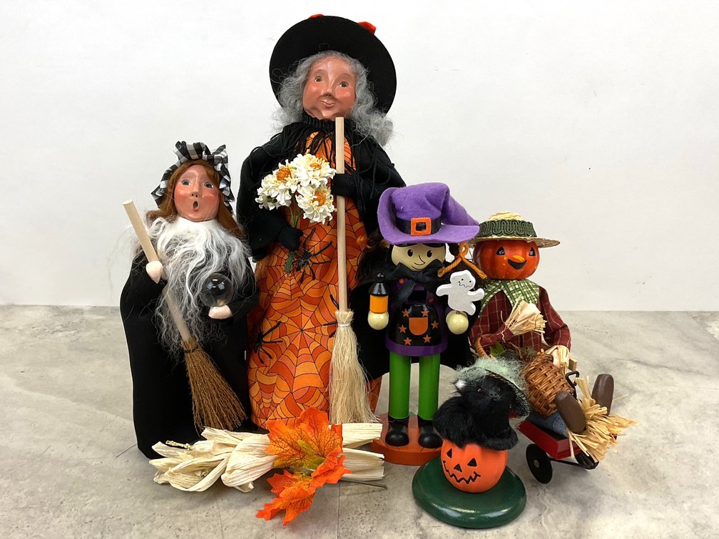 Byer's Choice & Autumn Decor
