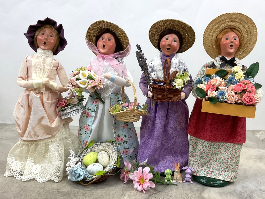Byer's Choice Spring Carolers