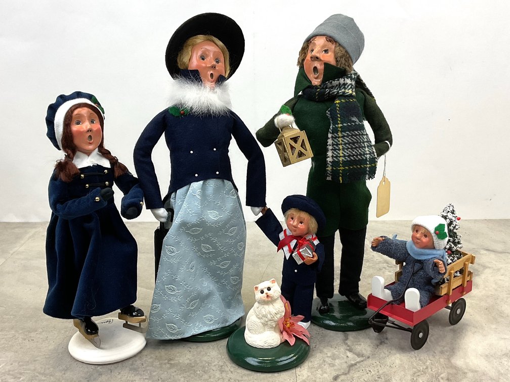 Byers' Choice Carolers
