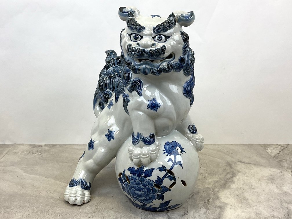 Blue and White Guardian Lion Foo Dog