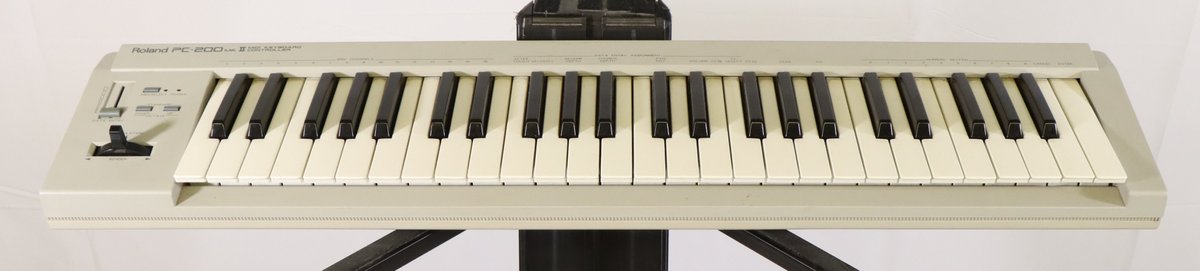Roland PC-200 MK II MIDI Keyboard Controller with Kaces Case