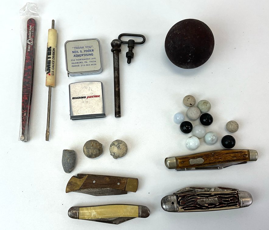Pocket Knives & Advertising Collectibles