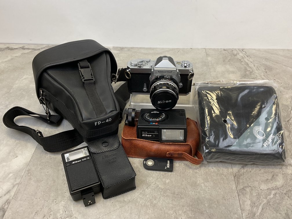 35mm SLR Camera, Flash Units, Cases, and Accessories