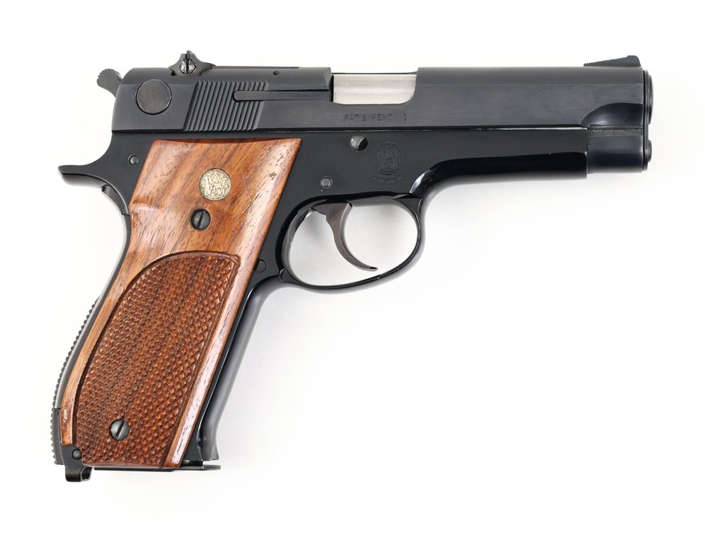 Smith & Wesson 39-2 Semi-Automatic Pistol