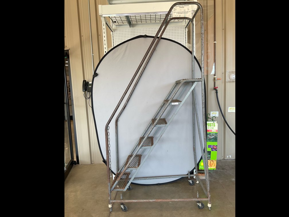 Tri-Arc Steel Rolling Warehouse Safety Ladder