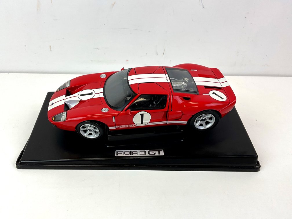 Ford GT Diecast Model Car