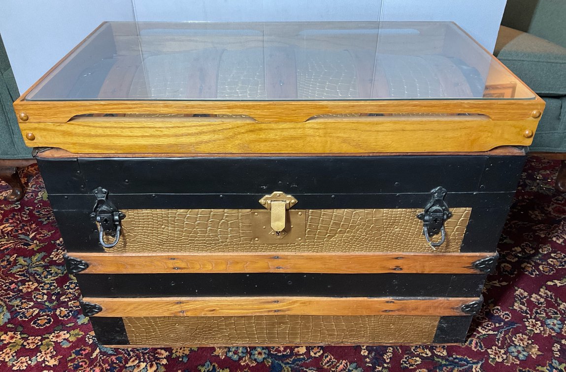 Wooden Blanket Chest Table with Detachable Glass Top