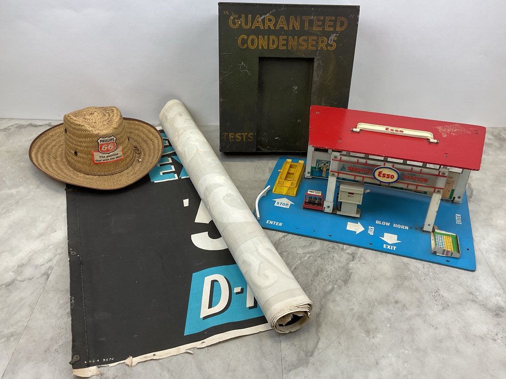 Petroliana & Radio Condensers Display