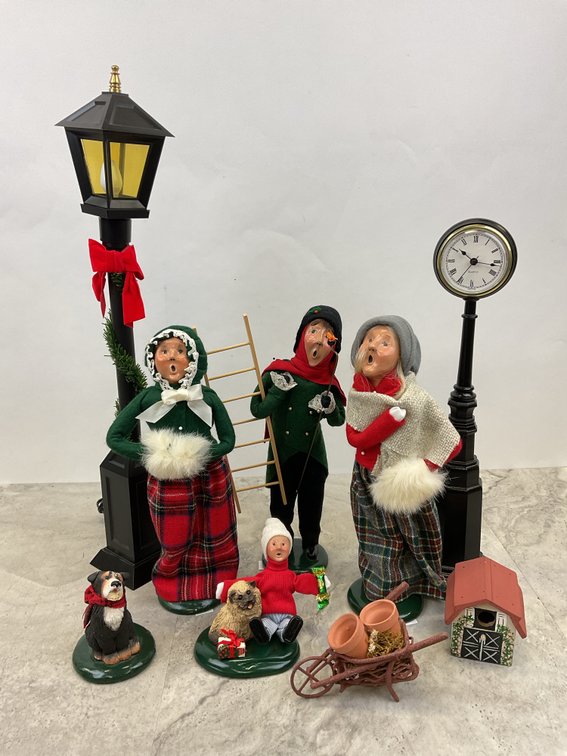 Byers' Choice Carolers