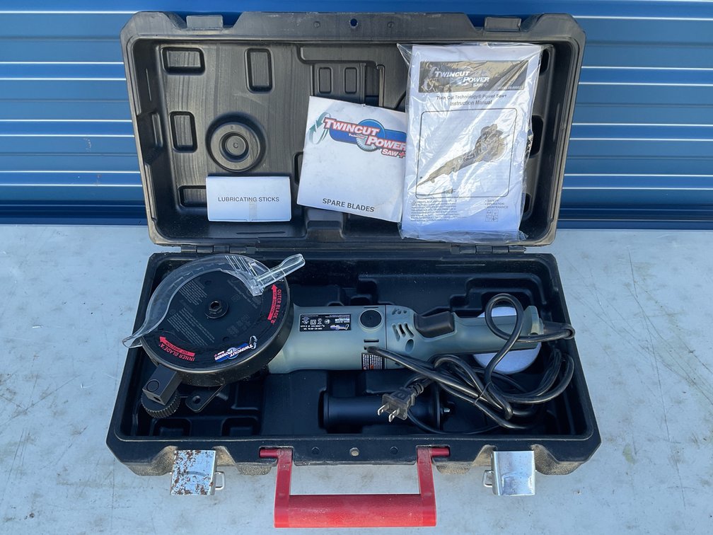 TwinCut Power Saw+ 5-Inch Dual Blade Saw