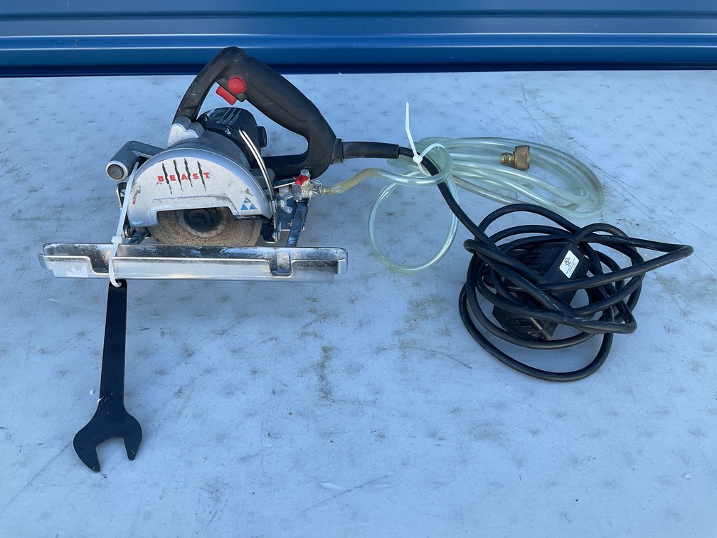 Lackmond BEAST 5 Handheld Wet Tile Saw
