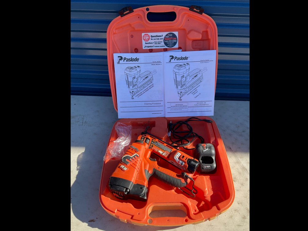 Paslode IM250A Li Cordless 16 Gauge Angled Finish Nailer