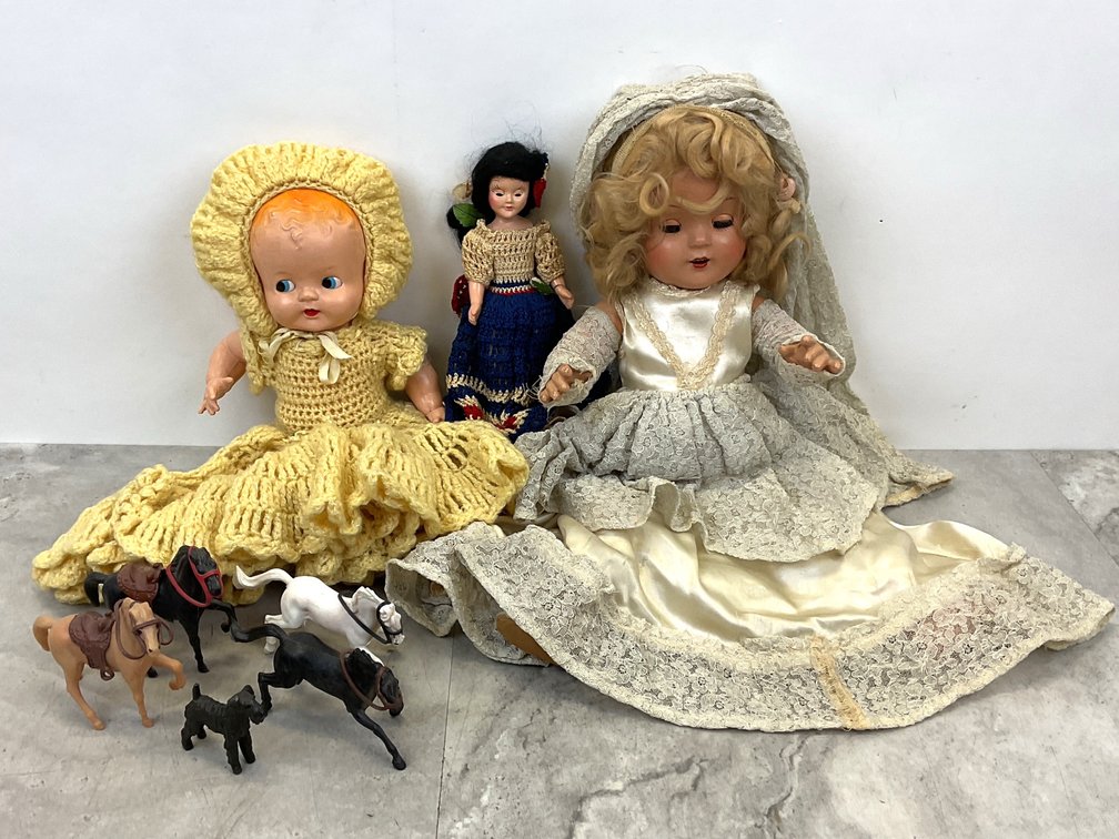 Vintage Dolls & Miniature Figures