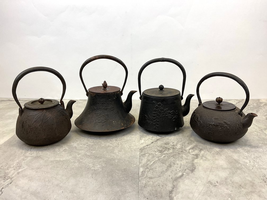 Cast Iron Tetsubin Kettles