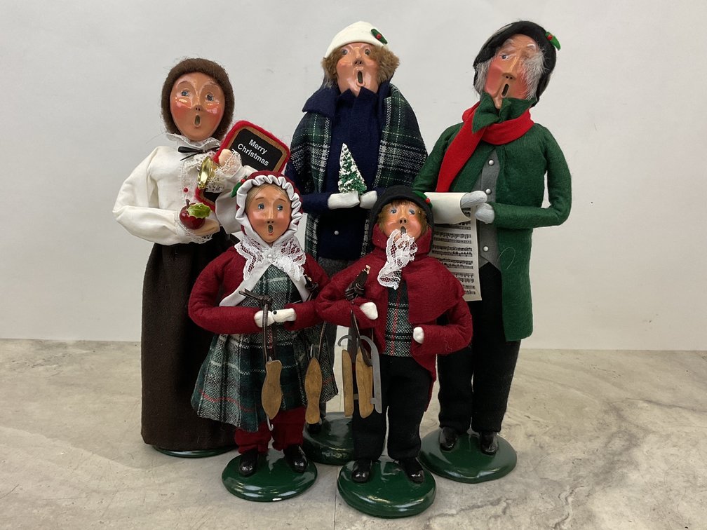 Byers' Choice Ltd. The Carolers Figurines