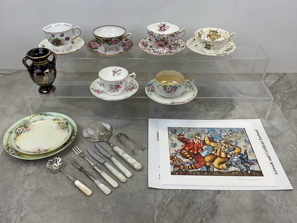 Assorted Porcelain & Michael Kachan Print