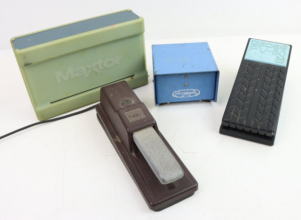 Lot of 4 Musical Accessories